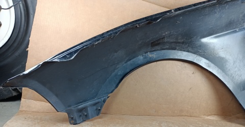 Błotnik przedni prawy Ford Mustang 2010-2014