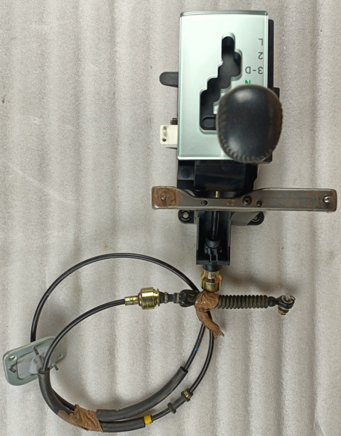 Mechanizm zmiany biegów + linka Toyota Solara