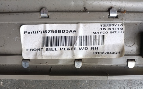 Listwa pogowa R Dodge Durango 2011+