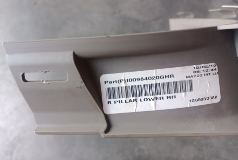 Panel słupka środkowego R Dodge Durango 2011-2013 1GG58BD3AB