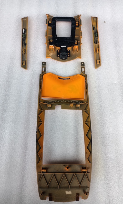 Panele tunelu środkowego + przełącznik hamulca postojowego Cadillac CTS 2010-2015 15935228