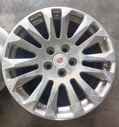 Felgi Cadillac CTS (2x 18x8,5Jx48, 1x 18x9Jx32)