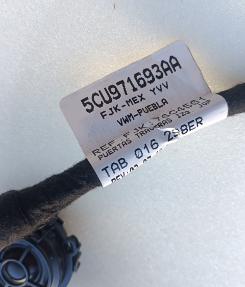 Instalacja drzwi L tył + głośnik VW Jetta 5CU971693AA
