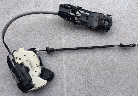 Zamek drzwi tylnych L VW Jetta 2011-2018 5GM839015D