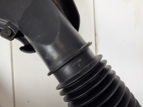 Rezonator powietrza Chrysler 300 2011-2014 04861926AF