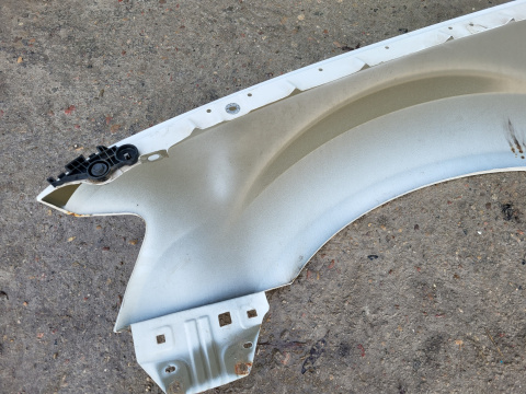 Błotnik przedni prawy Chrysler 300 2011-2014