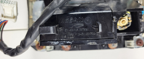 Panel konsola tunelu środkowego Infiniti G37 2008-2013 P13772A74800