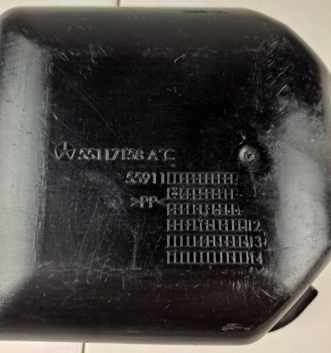 Osłona pasa bezpieczeństwa tylna prawa strona pasażera Dodge Durango 2011-2023 55117158AC