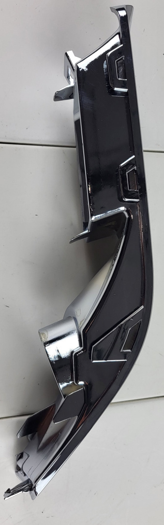 Chromowana ramka kratka halogenu lewa Cadillac CTS 2014 GM1038112