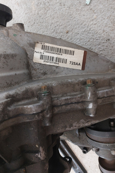 Reduktor skrzynia rozdzielacza wał Dodge Durango 2014-2015 52123725AA