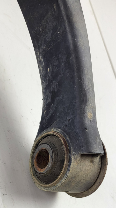 Wahacz górny lewy przedni Dodge RAM 1500 2011-2018 68227901AB