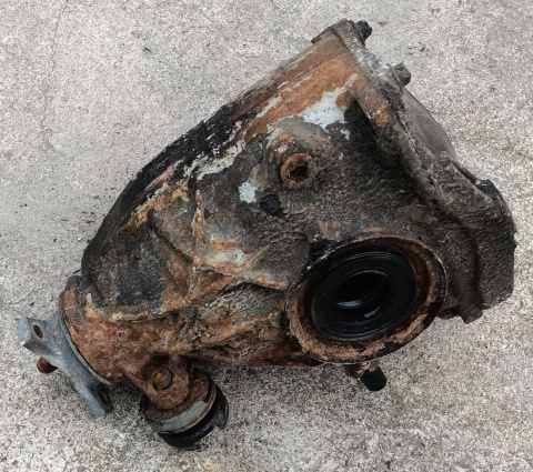 Most dyferencjał tylny Chrysler 300 2013 68041031AA 68041031AA