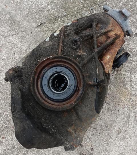 Most dyferencjał tylny Chrysler 300 2013 68041031AA 68041031AA