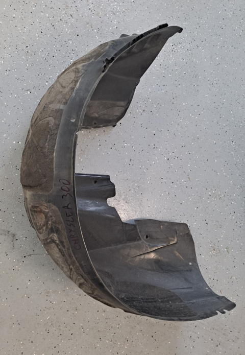 Nadkole tylne lewe Chrysler 300 2011-2013 68084291AE