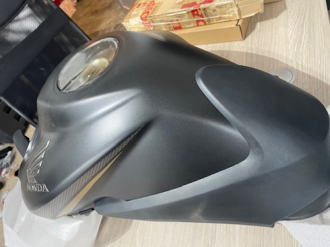 Oryginalny nowy zbiornik paliwa Honda CB1000R OEM 17500-MFN-K00ZB