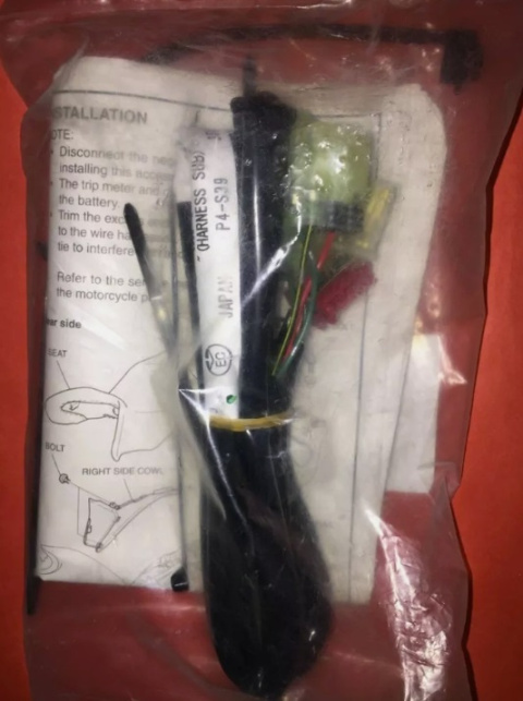 Wiązka przewodów do grzanych manetek, gniazda zapalniczki Honda XL700 OEM