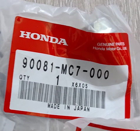Śruba spustu oleju HONDA ST VT 1100 GL 1500 1800 CBR CB 1000 NTV 650 90081-MC7-000