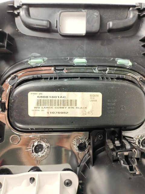 Panel środkowy z manetką biegów + panel USB AUX SD Dodge Durango 2014-2019