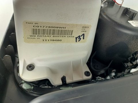 Panel środkowy z manetką biegów + panel USB AUX SD Dodge Durango 2014-2019