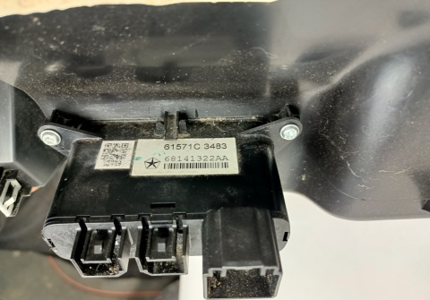 Panel środkowy z manetką biegów + panel USB AUX SD Dodge Durango 2014-2019
