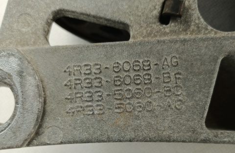 Łapa skrzyni biegów Ford Mustang 2005-2009 4R33-6068-AG