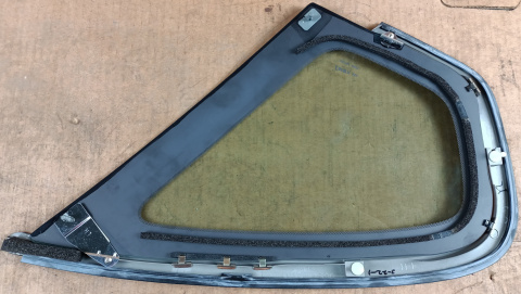 Szyba tylna L Subaru Legacy 2005-2007 65222AG05A